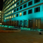 RGB LED Lichtband am Lindenplatz in Hamburg Sankt Georg. Entwicklung, Herstellung und Montage der Leuchten bestückt mit Osram RGB LED Systemen angesteuert über Dali.